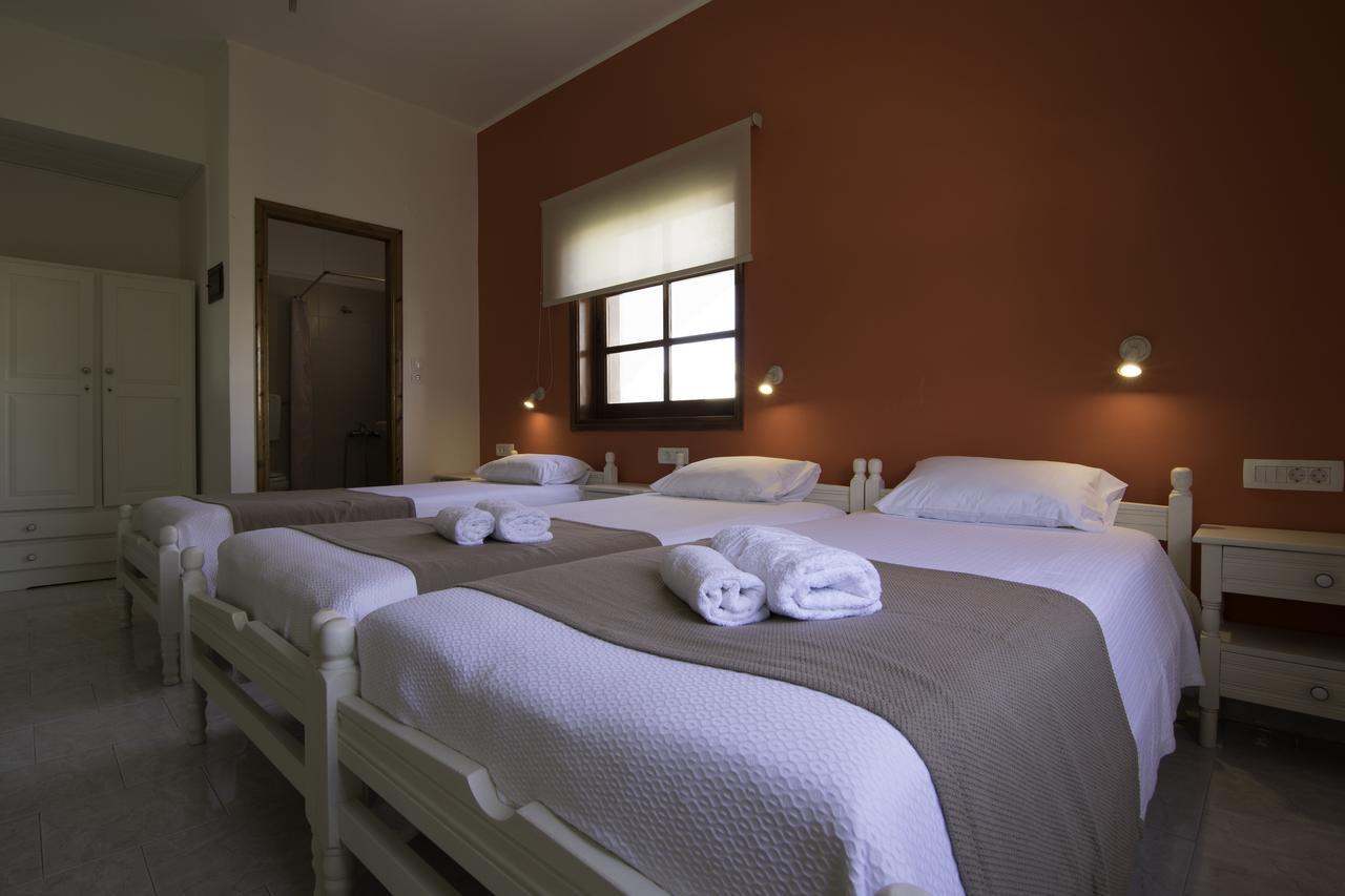Niki Rooms Palaiochora Exterior photo